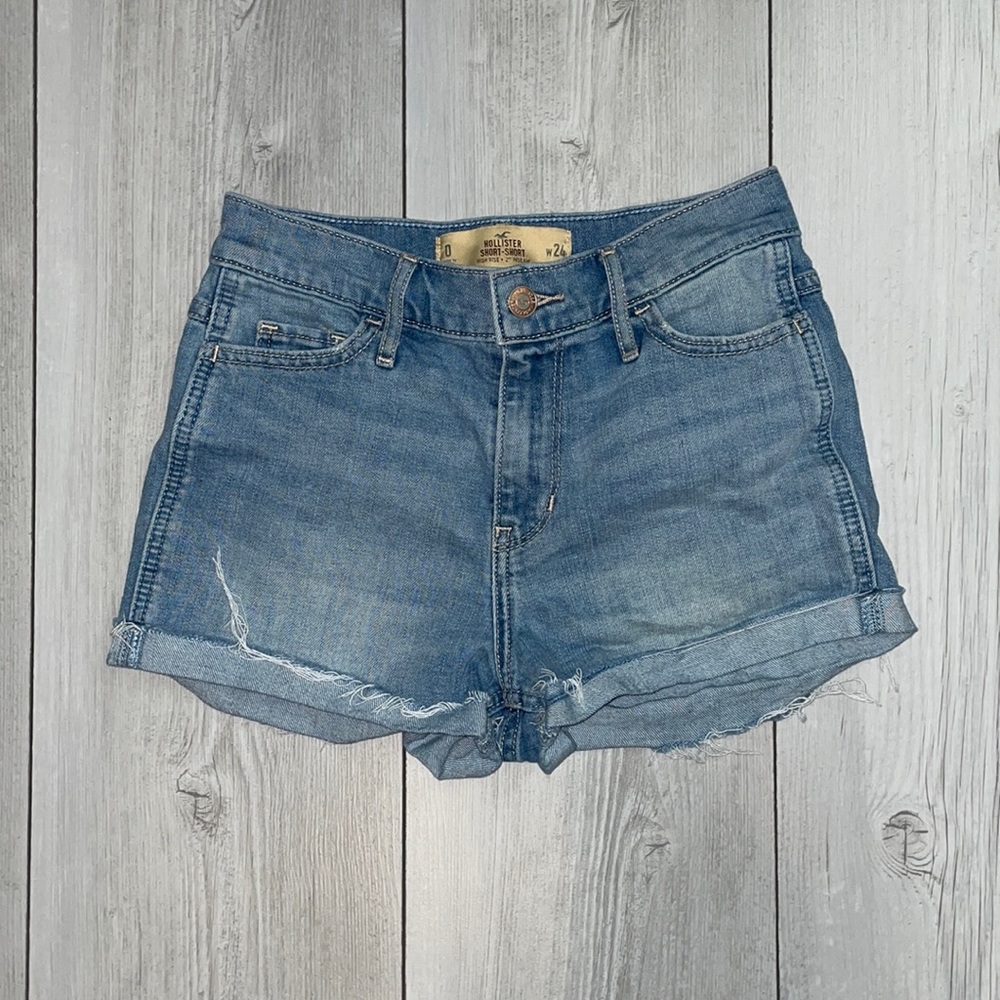 Hollister Short Short High Rise 2” inseam size 0 W24 light washed jean shorts